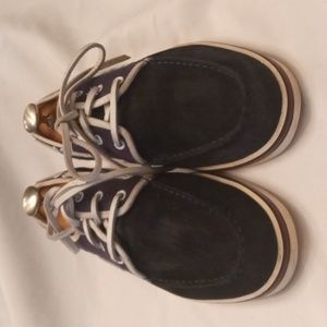 Gucci boat shoes. Navy suede.